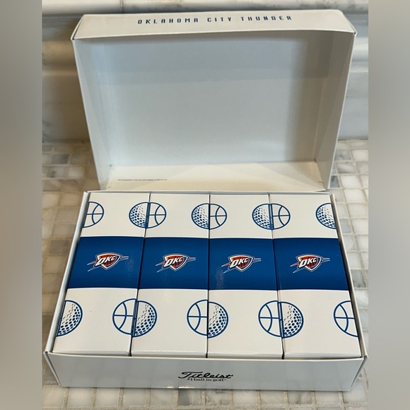 New OKC Thunder Titleist Pro V1 Golf Balls Dozen - Picture 3 of 6